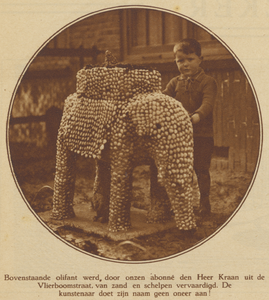 871757 Afbeelding van een olifant gemaakt van zand en schelpen door de heer W. Kraan (Vlierboomstraat 14) te Utrecht, ...